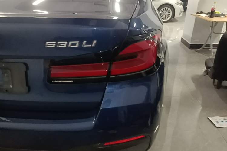 Used BMW 5 Series 2022 Restyled 530Li Luxury Edition M Sport Package Right Rear Taillight