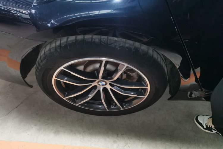 Used BMW 5 Series 2022 Second Facelift 525i M Sport Package Right Rear Wheel Hub