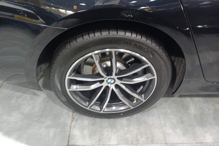 Used BMW 5 Series 2022 Second Facelift 525Li M Sport Package Right Rear Wheel Hub