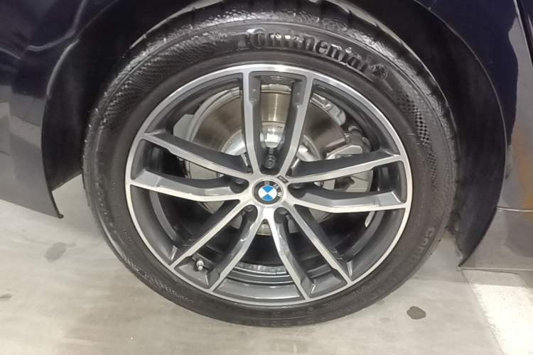 Used BMW 5 Series 2022 Restyled 525i M Sport Package Right Rear Wheel Hub