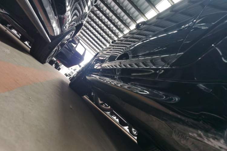 Used BMW 5 Series 2022 Second Facelift 525i M Sport Package Right Side Sill