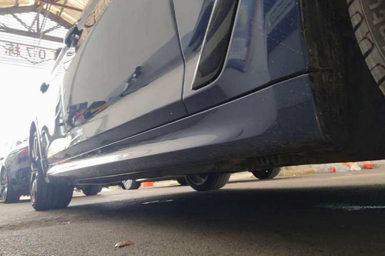 Used BMW 5 Series 2022 Second Facelift 530i M Sport Package Right Side Sill