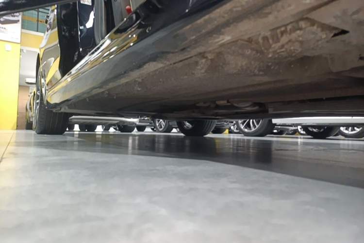 Used BMW 5 Series 2022 Second Facelift 525Li M Sport Package Right Side Sill