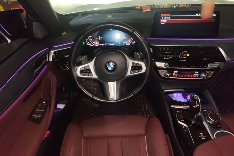 Used BMW 5 Series 2022 530Li Luxury Edition M Sport Package Steering Wheel