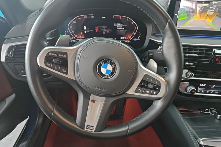 Used BMW 5 Series 2022 530Li Luxury Edition M Sport Package Steering Wheel