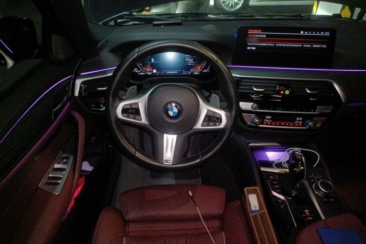 Used BMW 5 Series 2022 Second Facelift 530Li Luxury Version M Sport Package Steering Wheel