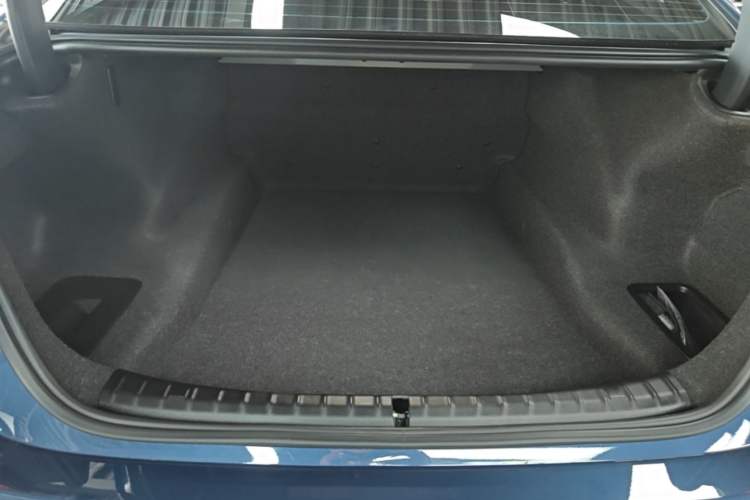 Used BMW 5 Series 2022 530Li Luxury Edition M Sport Package Trunk
