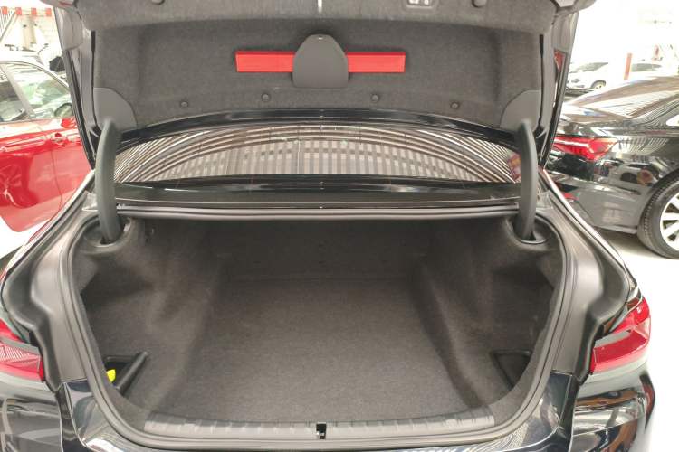 Used BMW 5 Series 2022 Updated 530Li Leading Edition Luxury Package Trunk
