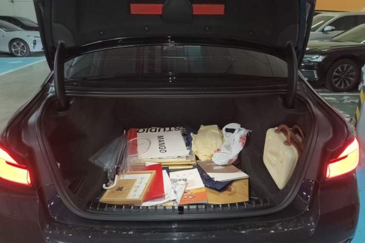 Used BMW 5 Series 2022 Restyled 530Li Leading Edition M Sport Package Trunk