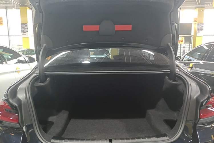 Used BMW 5 Series 2022 Second Facelift 525Li M Sport Package Trunk