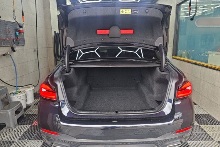 Used BMW 5 Series 2022 Second Facelift 525Li M Sport Package Trunk
