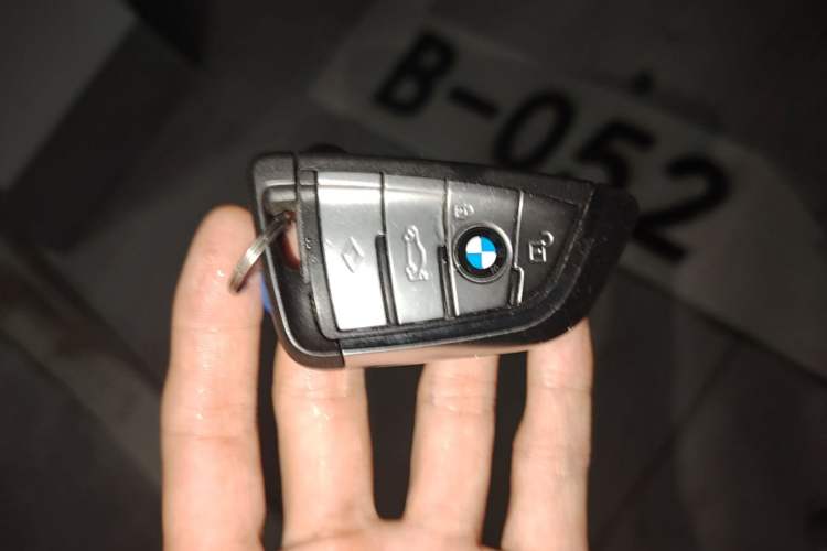 Used BMW 5 Series 2022 Second Facelift 530Li Leading Edition M Sport Package Vehicle Key