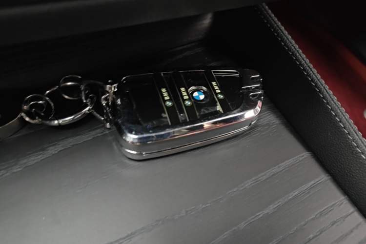Used BMW 5 Series 2022 530Li Luxury Edition M Sport Package Vehicle Key
