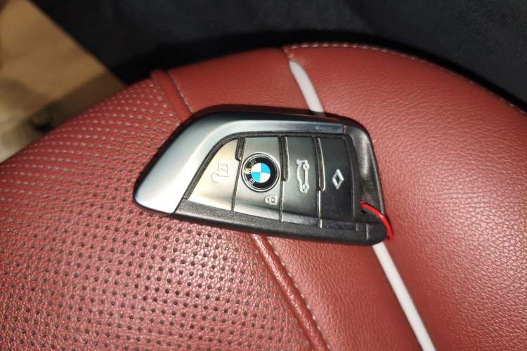 Used BMW 5 Series 2022 Updated 530Li Leading Edition Luxury Package Vehicle Key