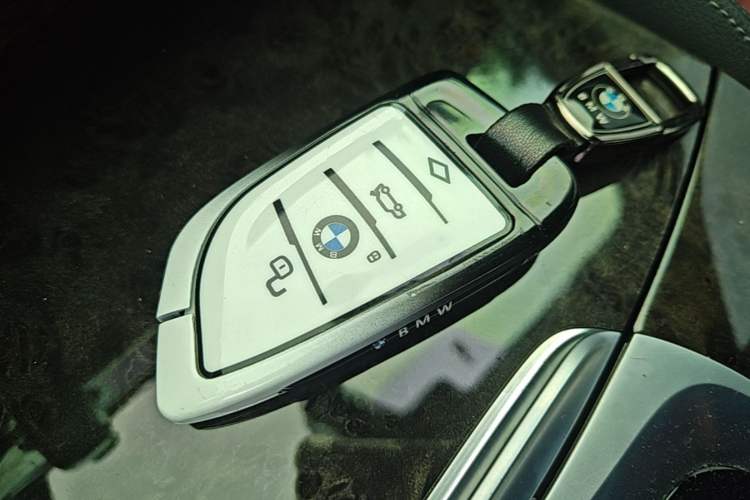 Used BMW 5 Series 2022 Second Facelift 525Li M Sport Package Vehicle Key
