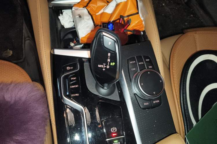 Used BMW 5 Series 2022 Restyled 525i M Sport Package Gear Lever