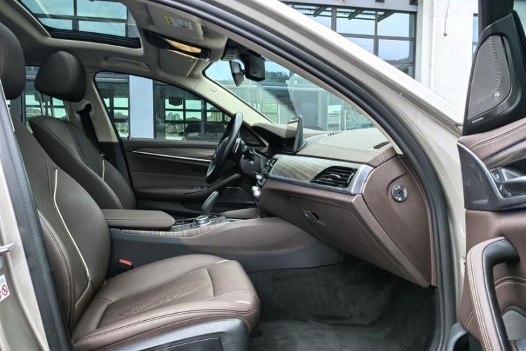 Used BMW 5 Series 2022 Updated 530Li Leading Edition Luxury Package Interior 4