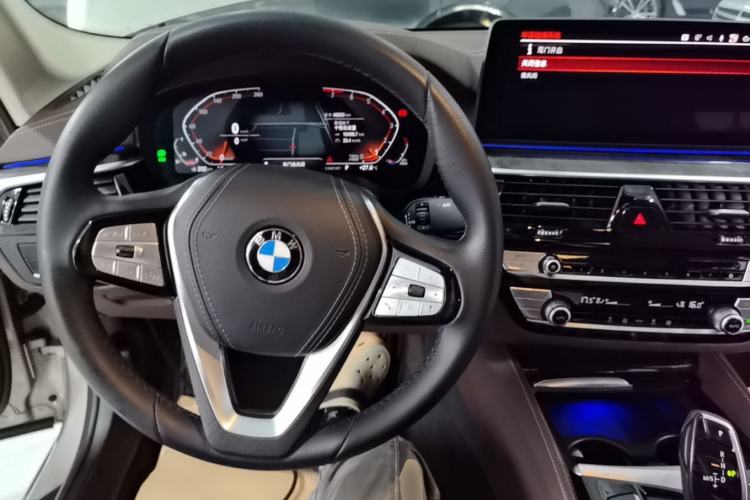 Used BMW 5 Series 2022 Restyled 525Li Luxury Package Center Console