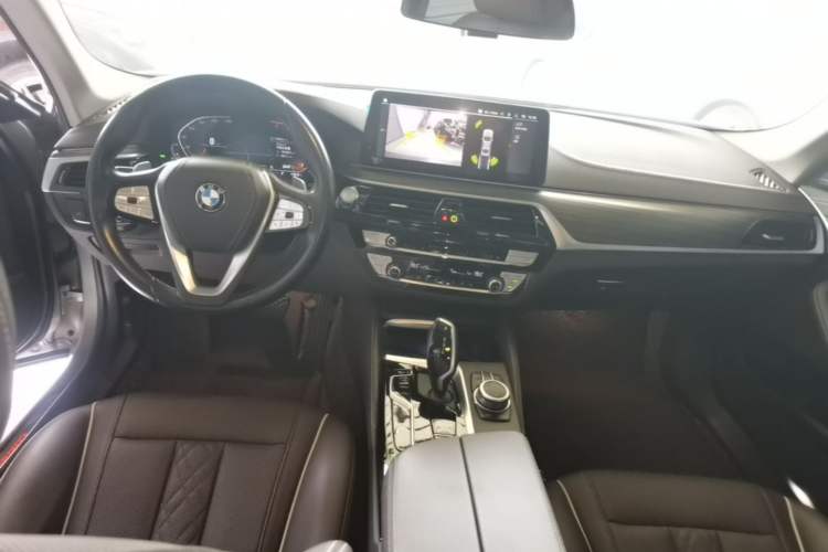 Used BMW 5 Series 2022 Updated 530Li Leading Edition Luxury Package Center Console