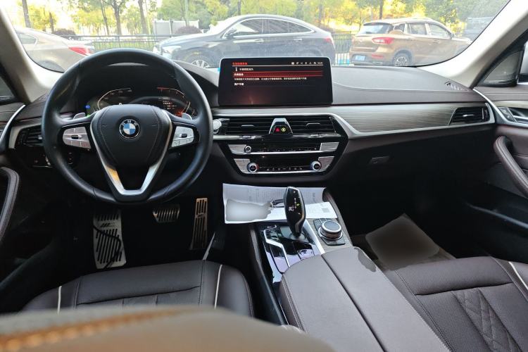 Used BMW 5 Series 2022 Updated 530Li Leading Edition Luxury Package Center Console