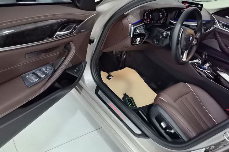 Used BMW 5 Series 2022 Restyled 525Li Luxury Package Driver Seat