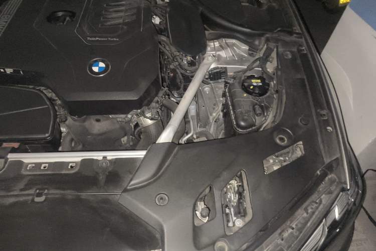 Used BMW 5 Series 2022 Restyled 525Li Luxury Package Engine Bay Left