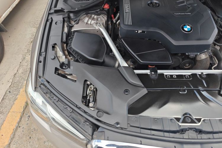 Used BMW 5 Series 2022 Second Facelift 525Li Luxury Package Engine Bay Right