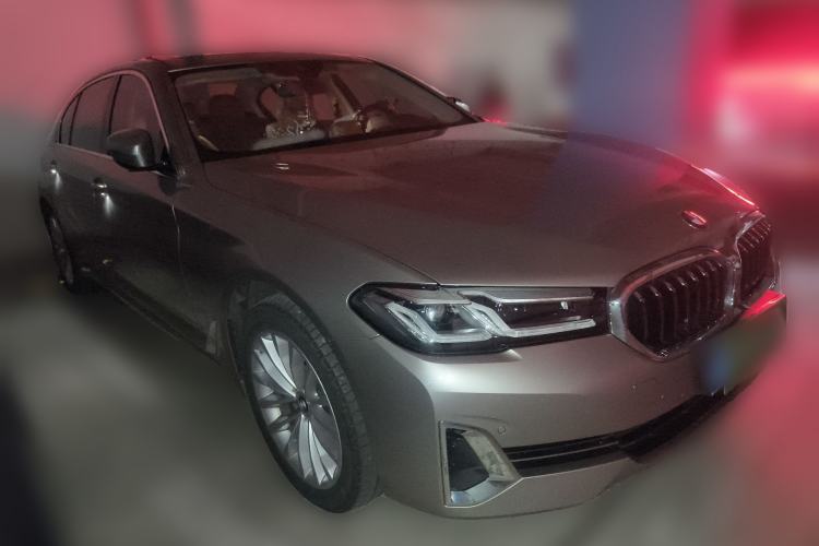 Used BMW 5 Series 2022 Restyled 525Li Luxury Package Front Right 45 Deg
