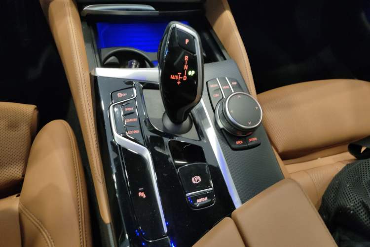 Used BMW 5 Series 2022 Restyled 525i M Sport Package Gear Lever
