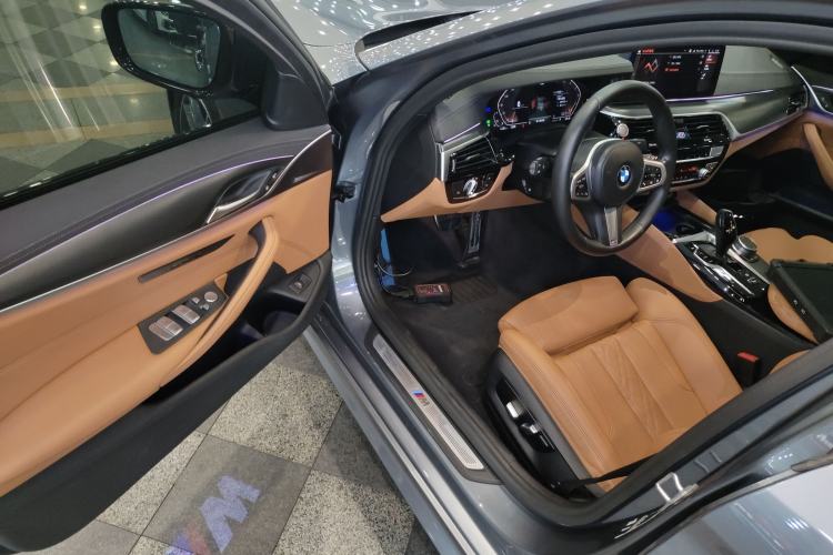 Used BMW 5 Series 2022 Restyled 525i M Sport Package Interior 3