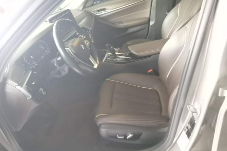Used BMW 5 Series 2022 Updated 530Li Leading Edition Luxury Package Left Front Seat