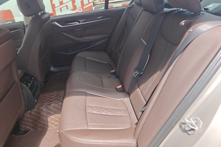 Used BMW 5 Series 2022 Second Facelift 525Li Luxury Package Left Rear Seat