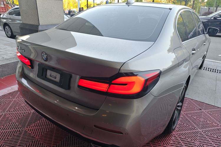 Used BMW 5 Series 2022 Updated 530Li Leading Edition Luxury Package Rear Right 45 Deg