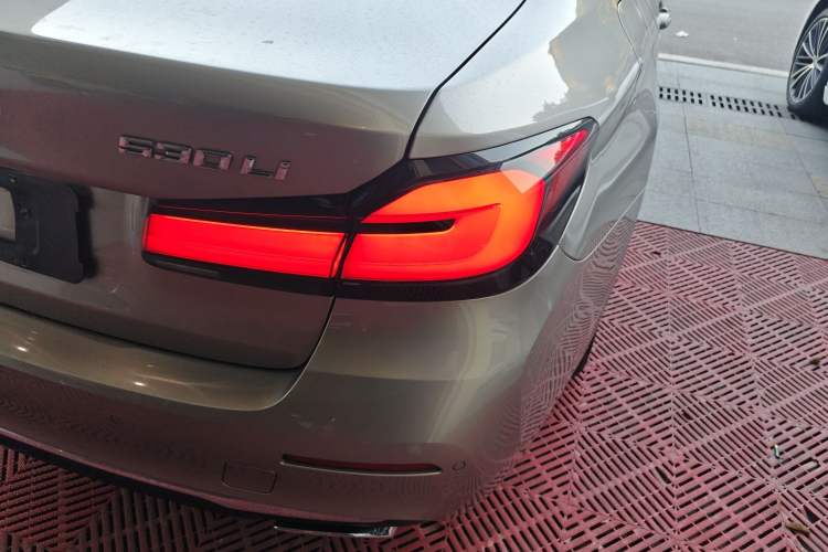 Used BMW 5 Series 2022 Updated 530Li Leading Edition Luxury Package Right Rear Taillight