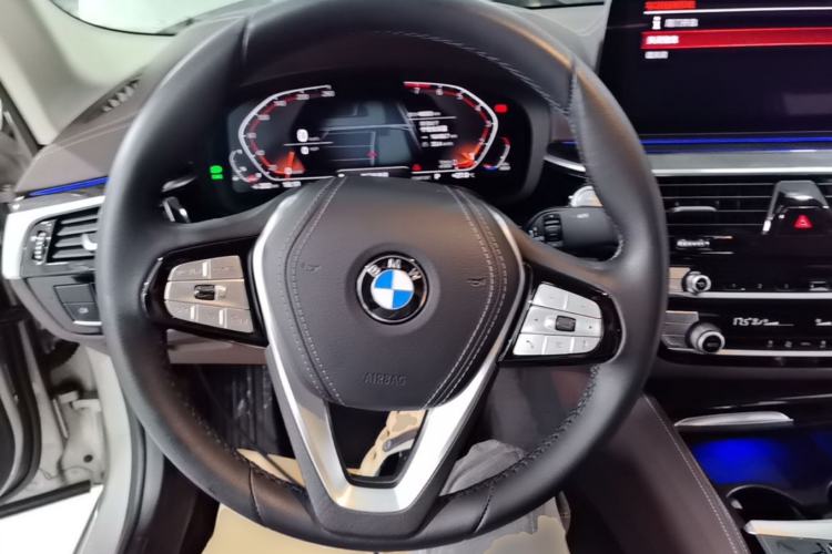 Used BMW 5 Series 2022 Restyled 525Li Luxury Package Steering Wheel