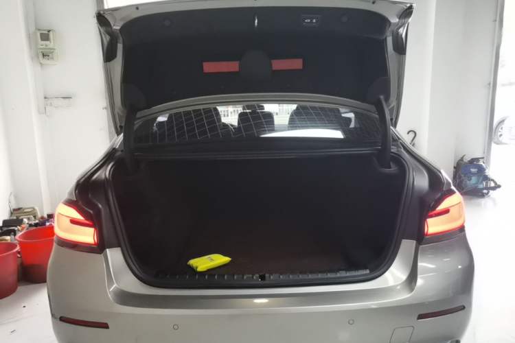 Used BMW 5 Series 2022 Updated 530Li Leading Edition Luxury Package Trunk