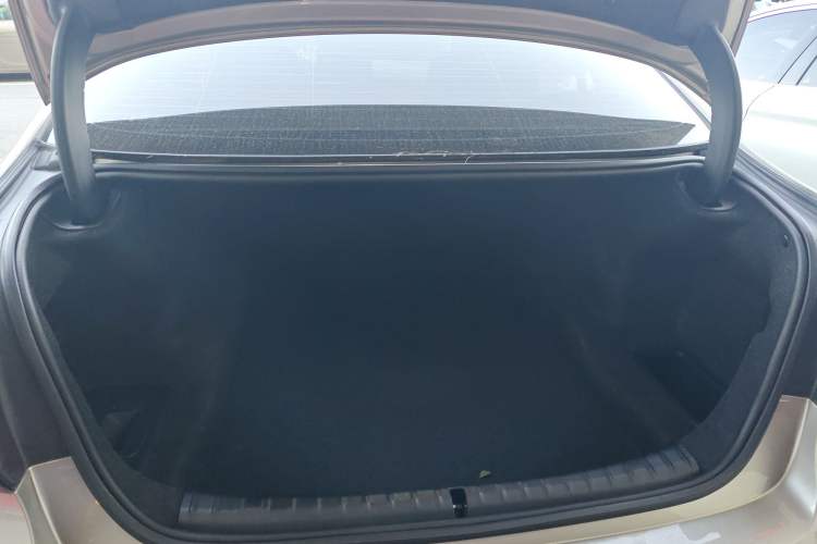 Used BMW 5 Series 2022 Updated 530Li Leading Edition Luxury Package Trunk