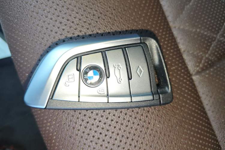 Used BMW 5 Series 2022 Updated 530Li Leading Edition Luxury Package Vehicle Key