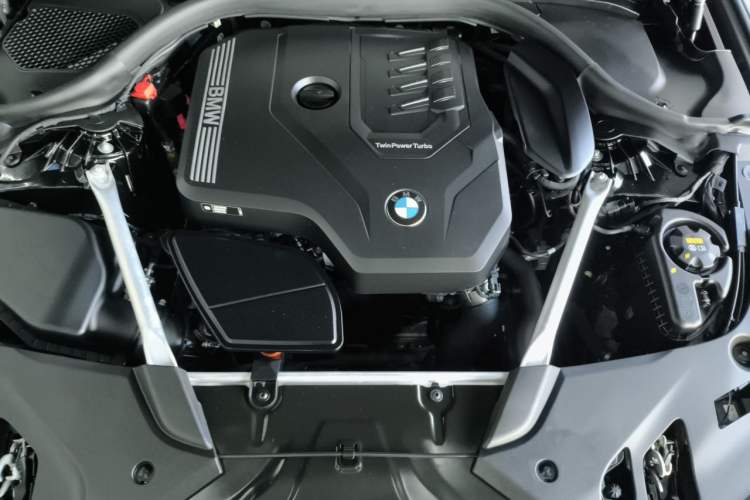 Used BMW 5 Series 2022 Restyled 525i M Sport Package Engine Bay