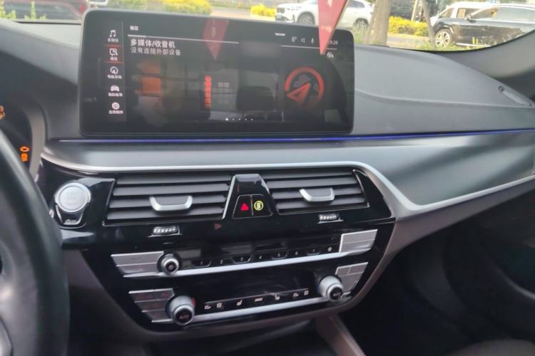 Used BMW 5 Series 2022 Restyled 540i Luxury Edition M Sport Package Audio And AC Panel