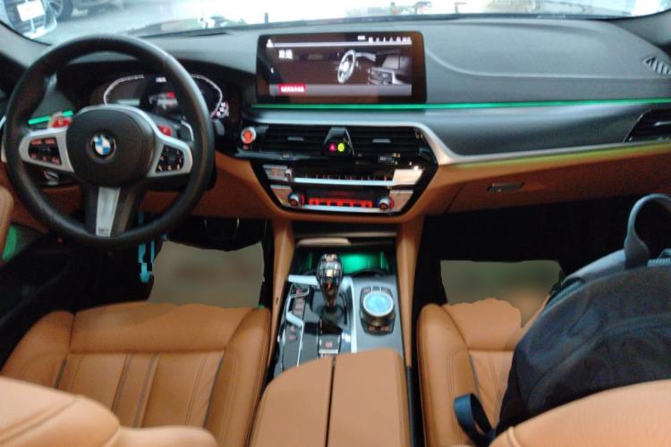 Used BMW 5 Series 2022 Restyled 540i Luxury Edition M Sport Package Center Console