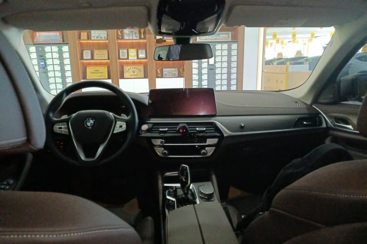 Used BMW 5 Series 2022 530Li Luxury Edition Premium Package Center Console