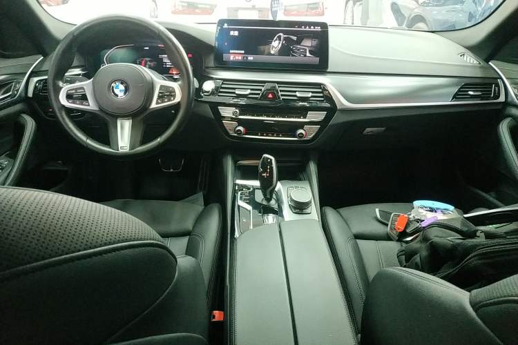 Used BMW 5 Series 2022 Restyled 525i M Sport Package Center Console