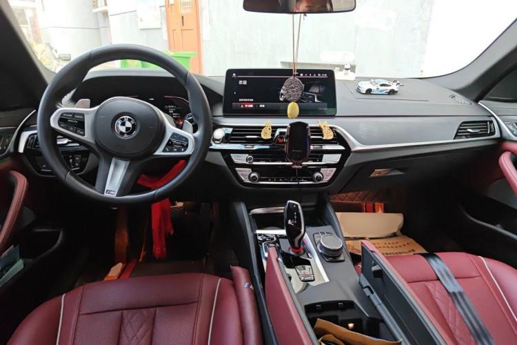Used BMW 5 Series 2022 530Li Leading Model M Sport Package Center Console
