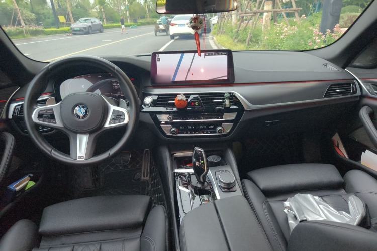 Used BMW 5 Series 2022 Updated 530i M Sport Package Center Console