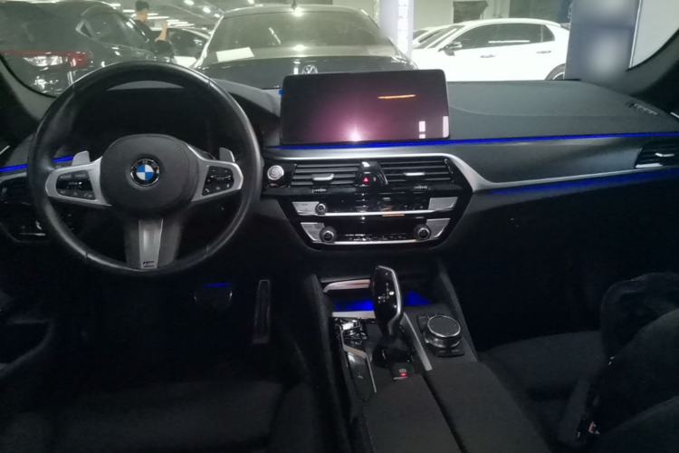 Used BMW 5 Series 2022 Updated 530i M Sport Package Center Console