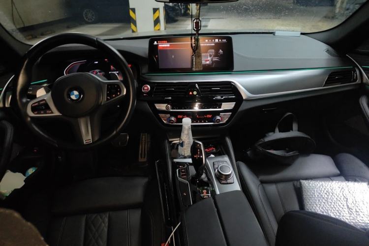 Used BMW 5 Series 2022 Updated 530i M Sport Package Center Console