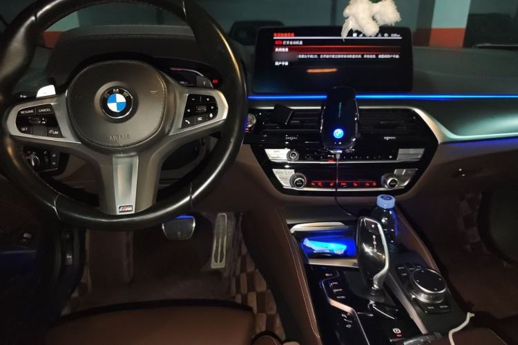 Used BMW 5 Series 2022 540i Sport Line M Sport Package Center Console