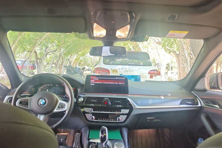 Used BMW 5 Series 2022 525i M Sport Package Center Console