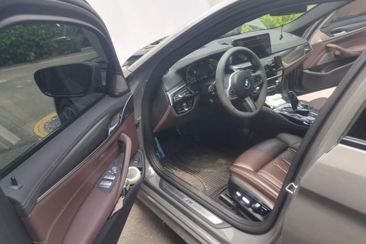 Used BMW 5 Series 2022 540i Sport Line M Sport Package Driver Seat